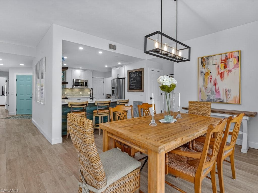 764 Eagle Creek Dr 104, Naples, FL 34113-7