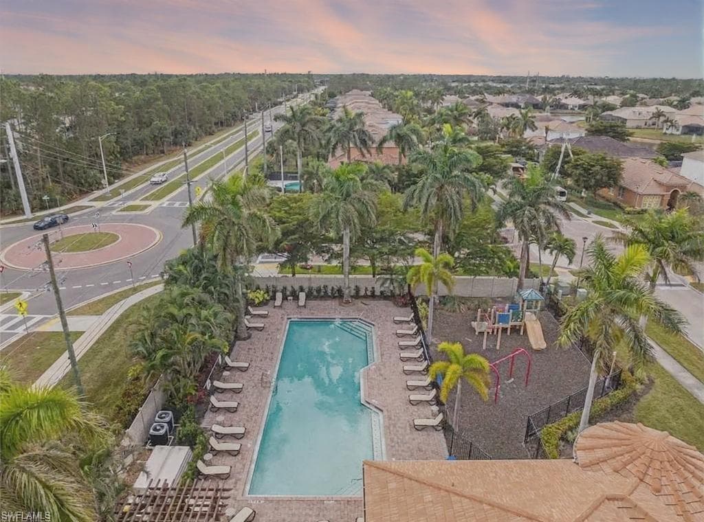 1465 Serrano Cir, Naples, FL 34105-17