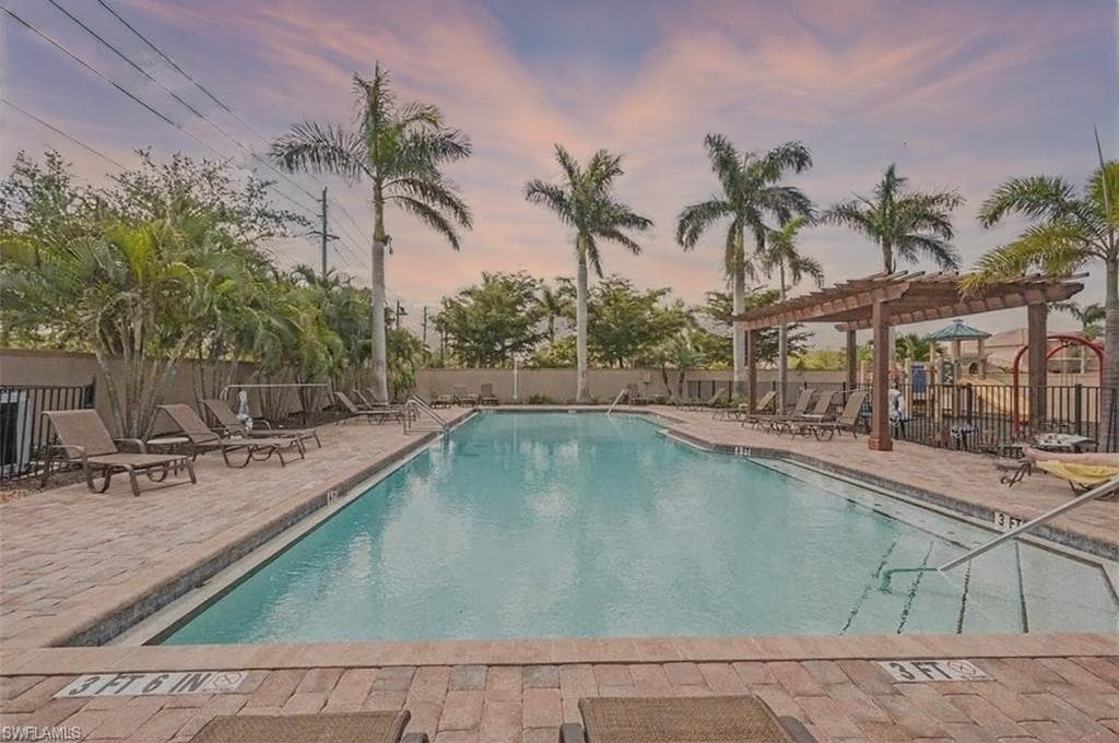 1465 Serrano Cir, Naples, FL 34105-20