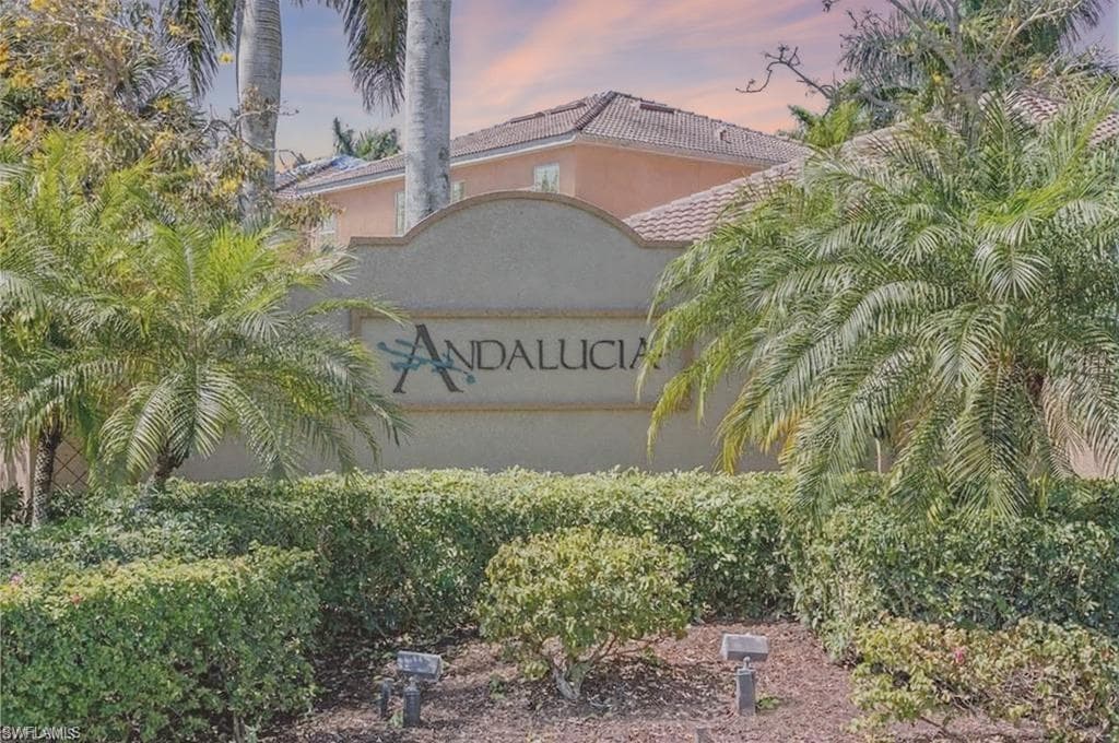 1465 Serrano Cir, Naples, FL 34105-3