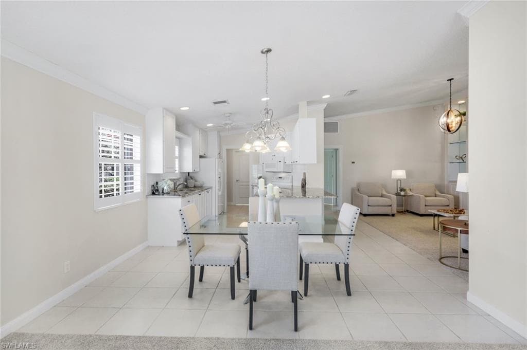 3093 Futuna Ln, Naples, FL 34119-8