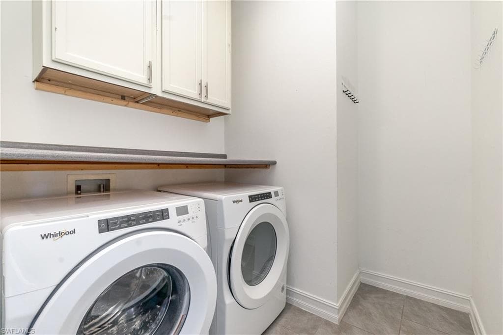 18420 Royal Hammock Blvd, Naples, FL 34114-24