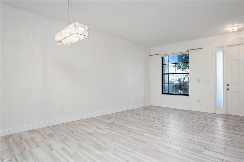 15191 Summit Place Cir, Naples, FL 34119-10