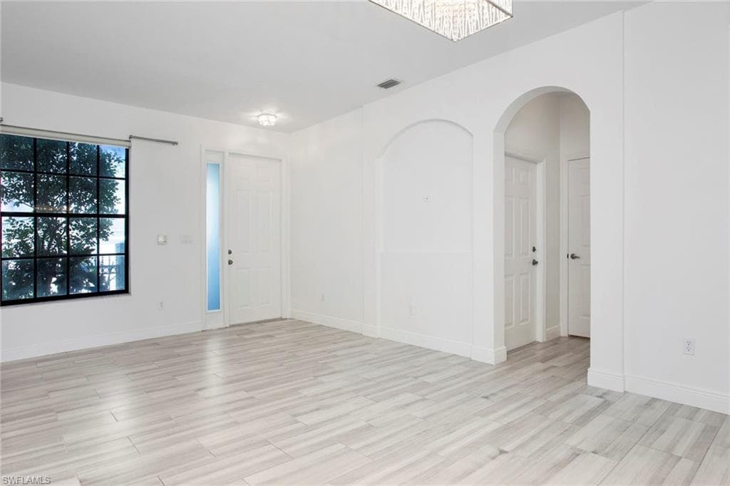 15191 Summit Place Cir, Naples, FL 34119-12