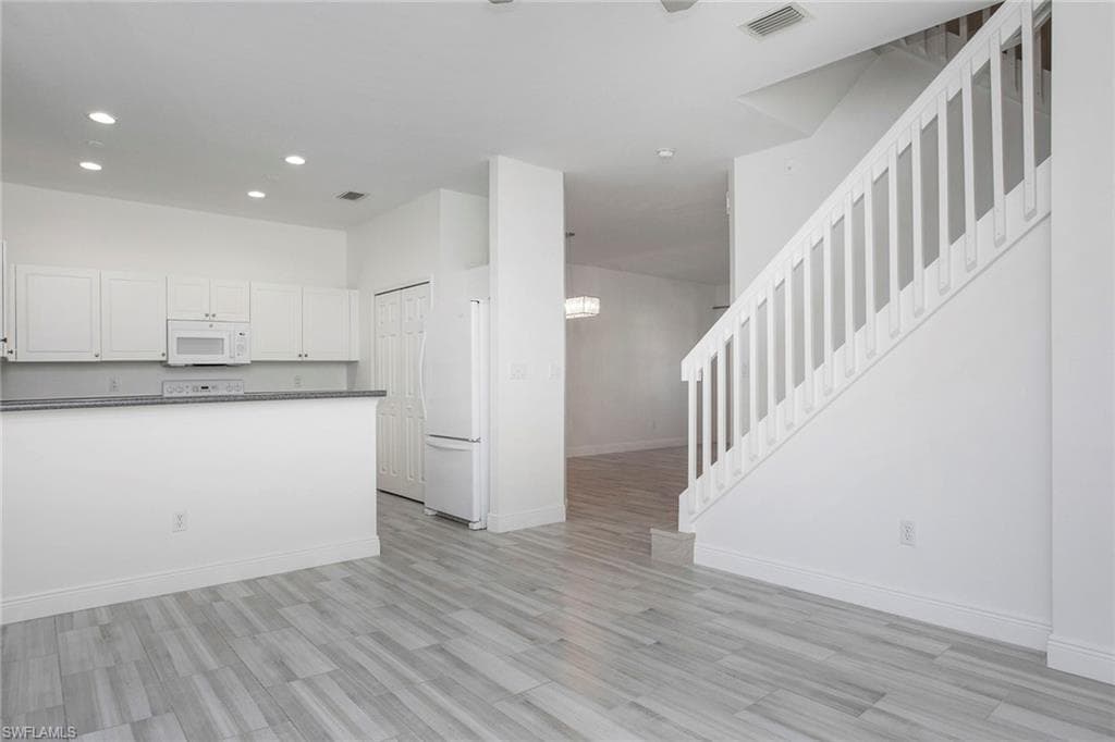 15191 Summit Place Cir, Naples, FL 34119-16