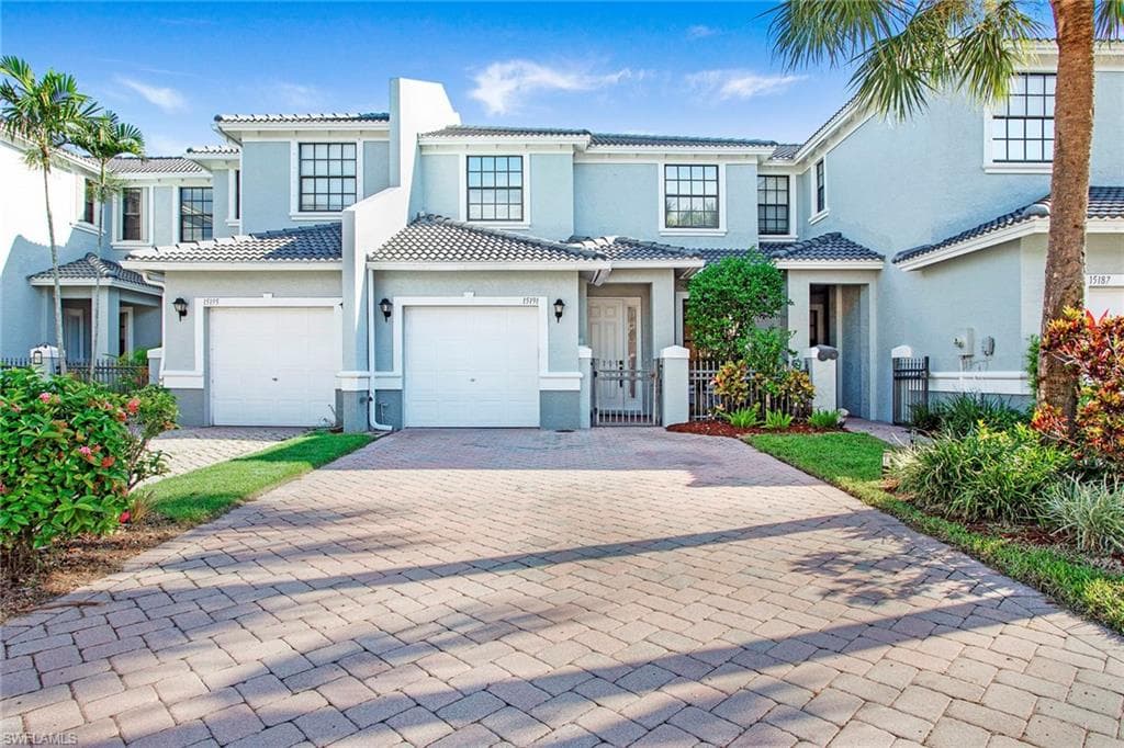 15191 Summit Place Cir, Naples, FL 34119-1