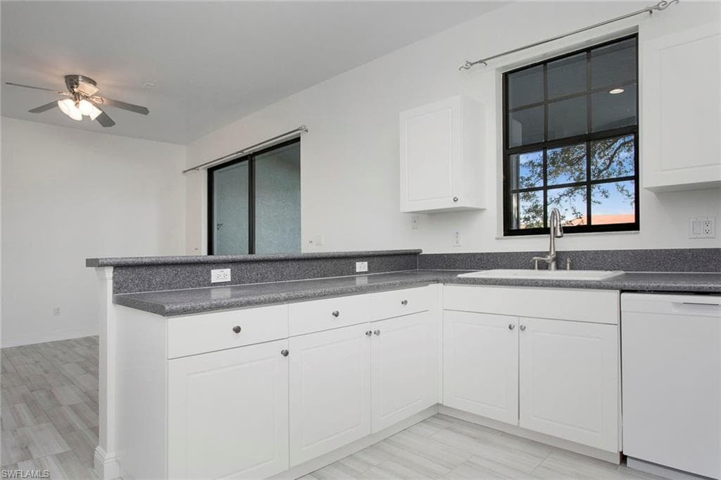 15191 Summit Place Cir, Naples, FL 34119-19