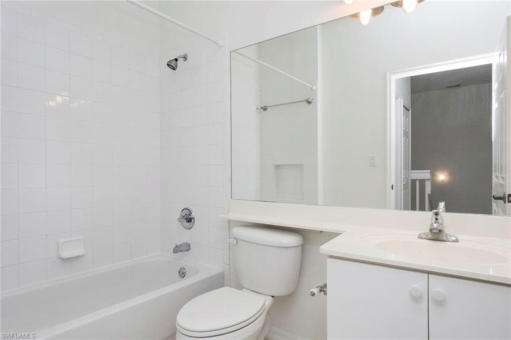 15191 Summit Place Cir, Naples, FL 34119-33