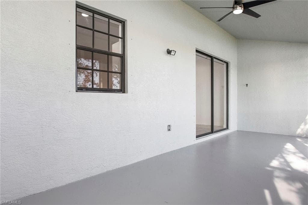 15191 Summit Place Cir, Naples, FL 34119-38