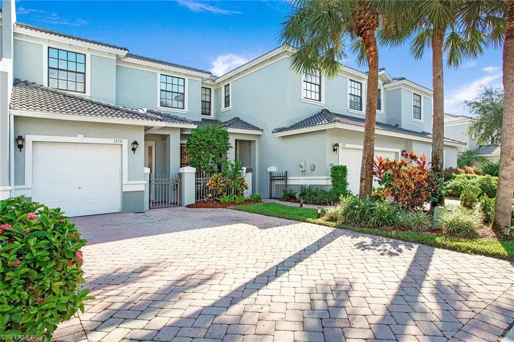 15191 Summit Place Cir, Naples, FL 34119-3