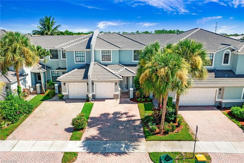 15191 Summit Place Cir, Naples, FL 34119-41