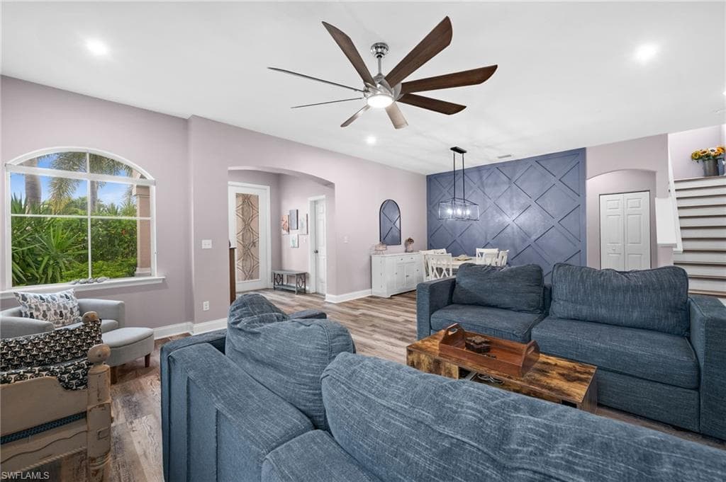 2524 Blackburn Cir, Cape Coral, FL 33991-11