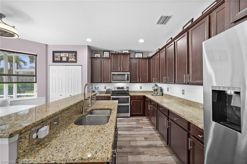 2524 Blackburn Cir, Cape Coral, FL 33991-20