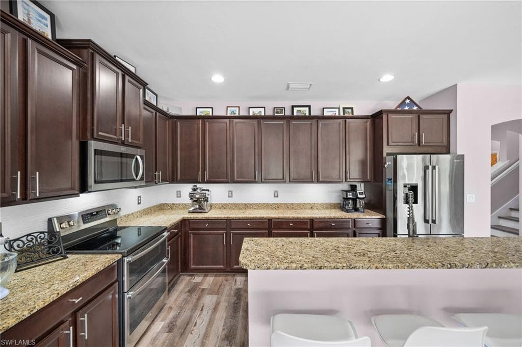 2524 Blackburn Cir, Cape Coral, FL 33991-21