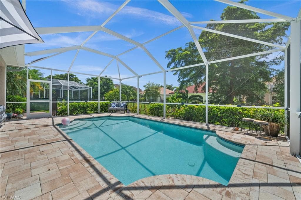 2524 Blackburn Cir, Cape Coral, FL 33991-24