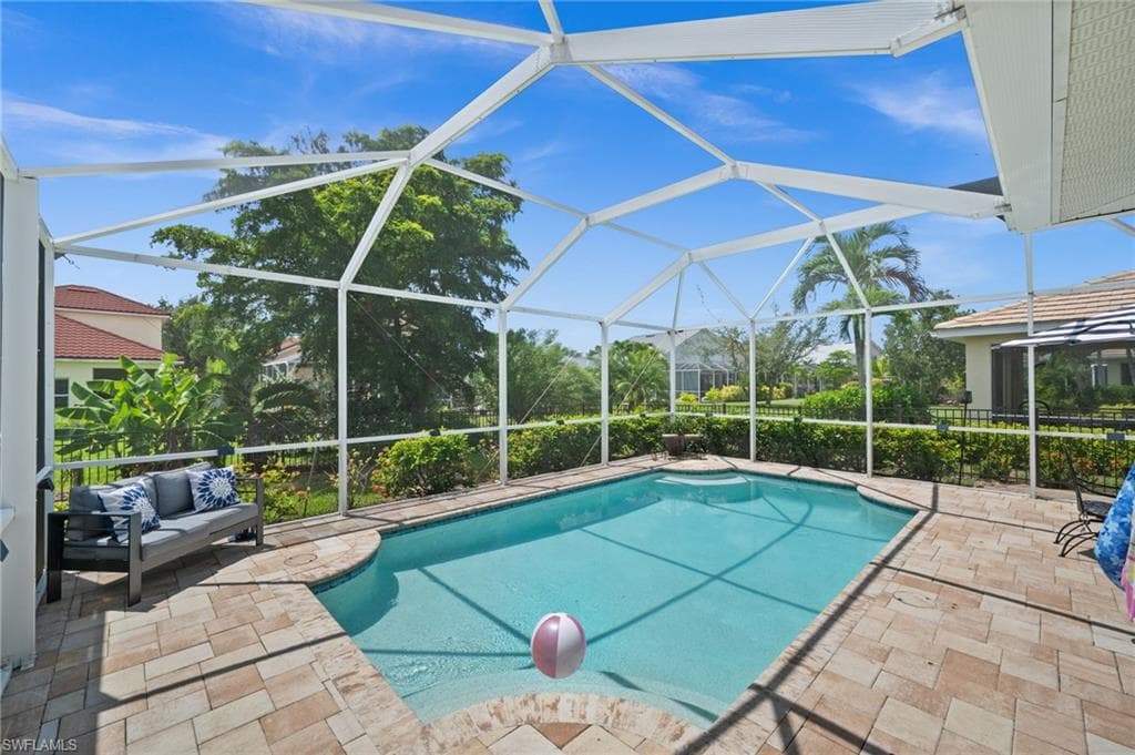 2524 Blackburn Cir, Cape Coral, FL 33991-26
