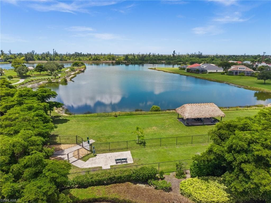 2524 Blackburn Cir, Cape Coral, FL 33991-38
