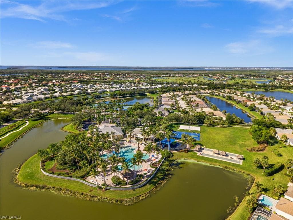 2524 Blackburn Cir, Cape Coral, FL 33991-44