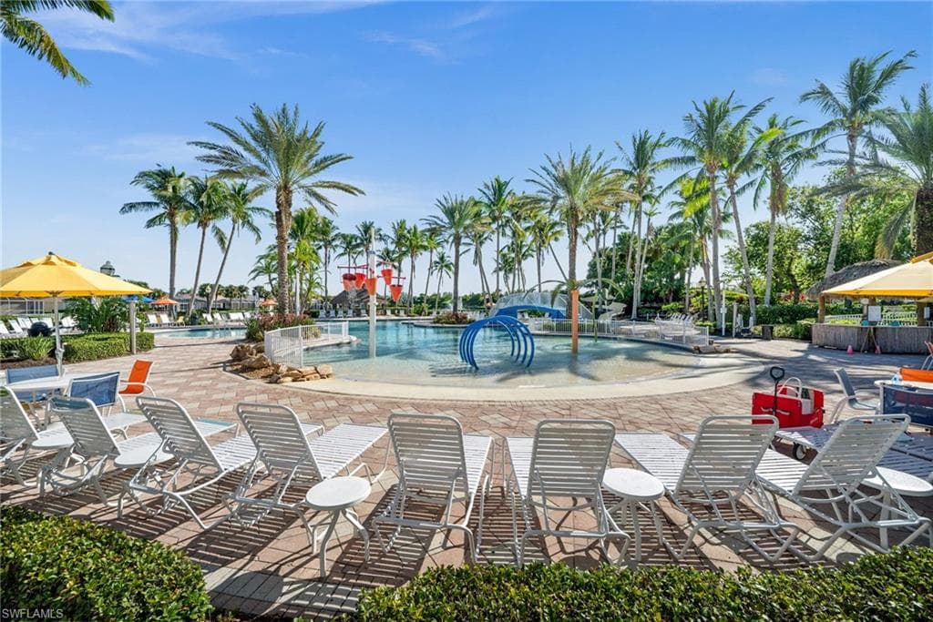 2524 Blackburn Cir, Cape Coral, FL 33991-47