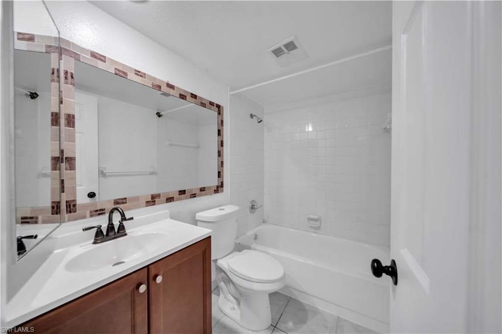 1444 Park Shore Cir 4, Fort Myers, FL 33901-19