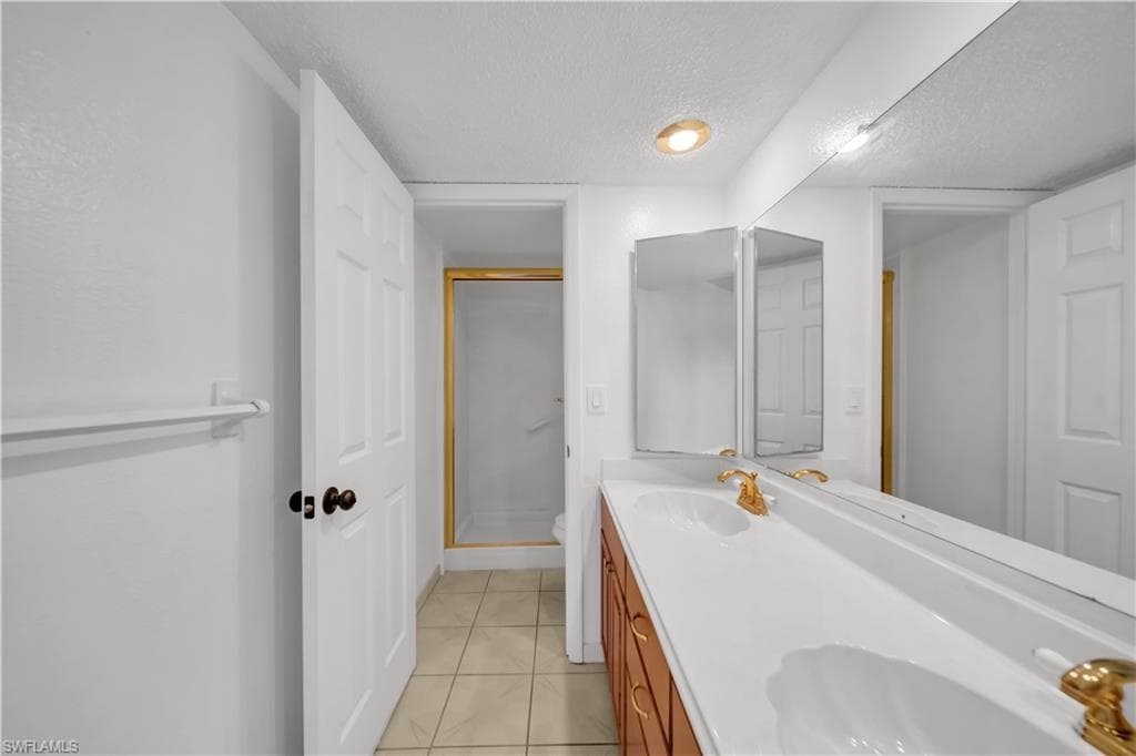 1444 Park Shore Cir 4, Fort Myers, FL 33901-27