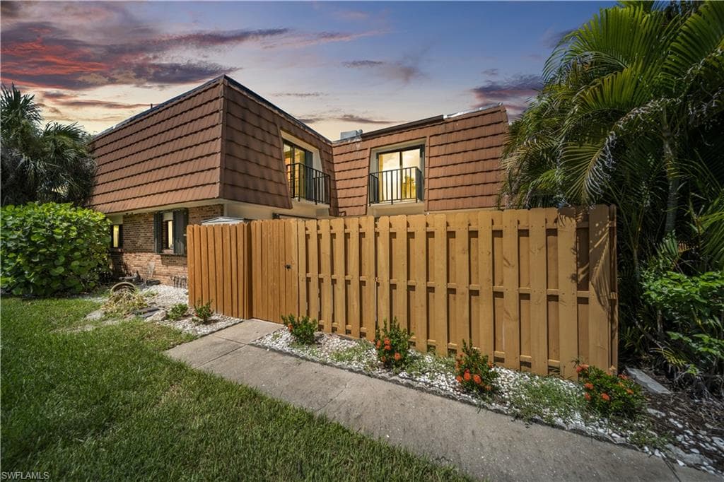 1444 Park Shore Cir 4, Fort Myers, FL 33901-2