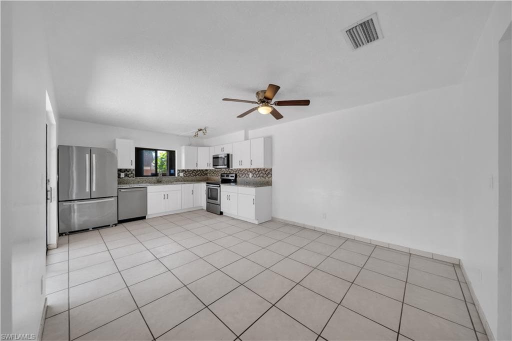 1444 Park Shore Cir 4, Fort Myers, FL 33901-6