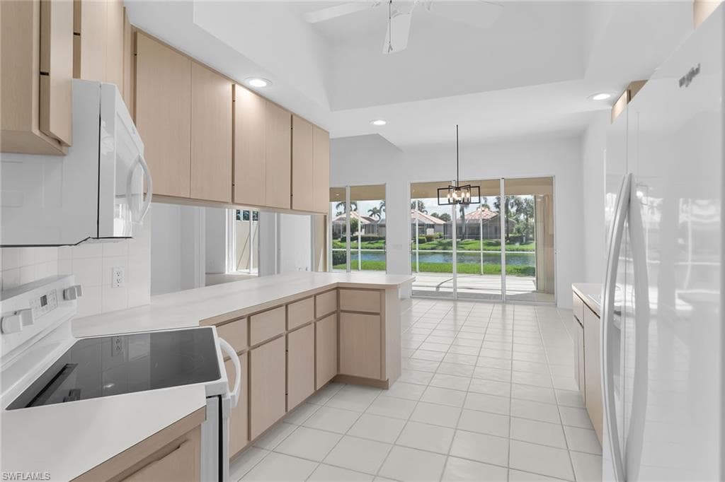 3850 Huelva Ct, Naples, FL 34109-9