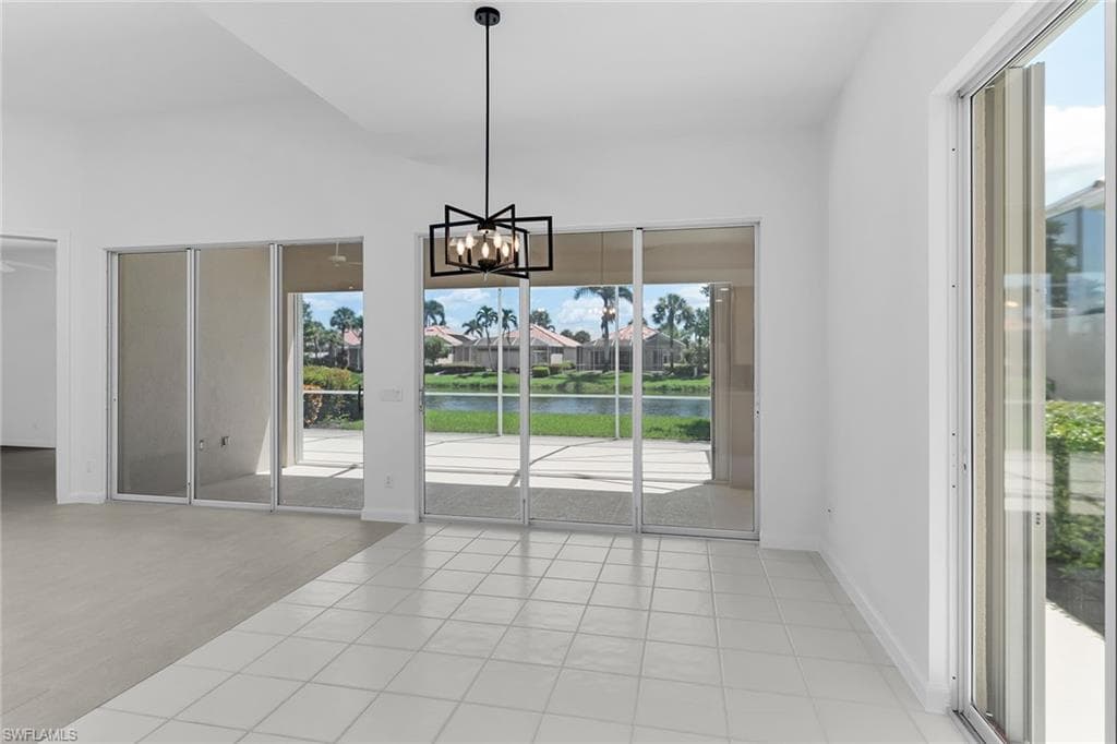 3850 Huelva Ct, Naples, FL 34109-10