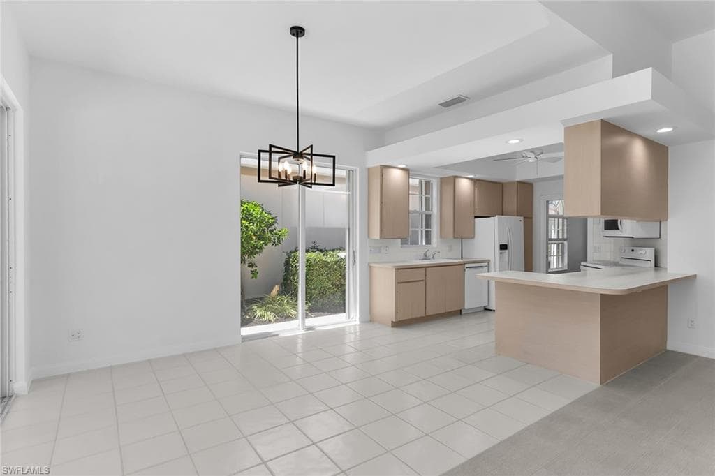 3850 Huelva Ct, Naples, FL 34109-11