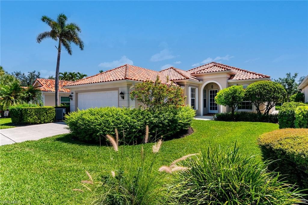 3850 Huelva Ct, Naples, FL 34109-2