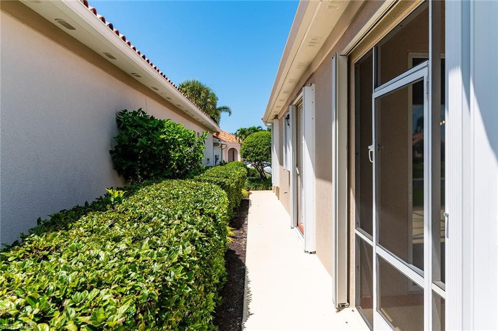 3850 Huelva Ct, Naples, FL 34109-33