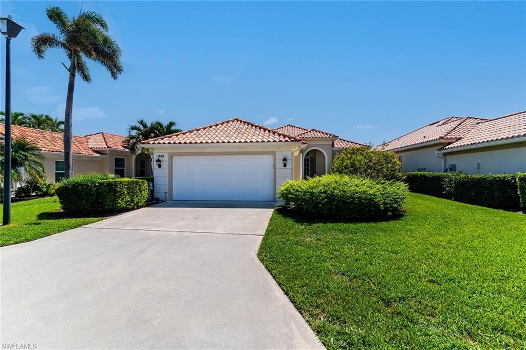 3850 Huelva Ct, Naples, FL 34109-3