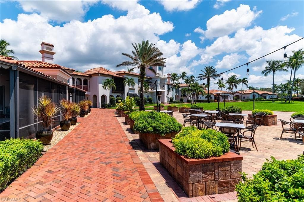 3850 Huelva Ct, Naples, FL 34109-43
