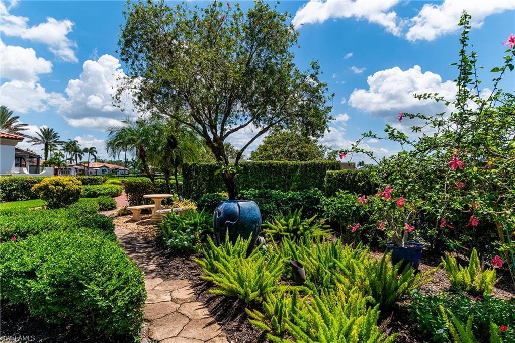3850 Huelva Ct, Naples, FL 34109-45