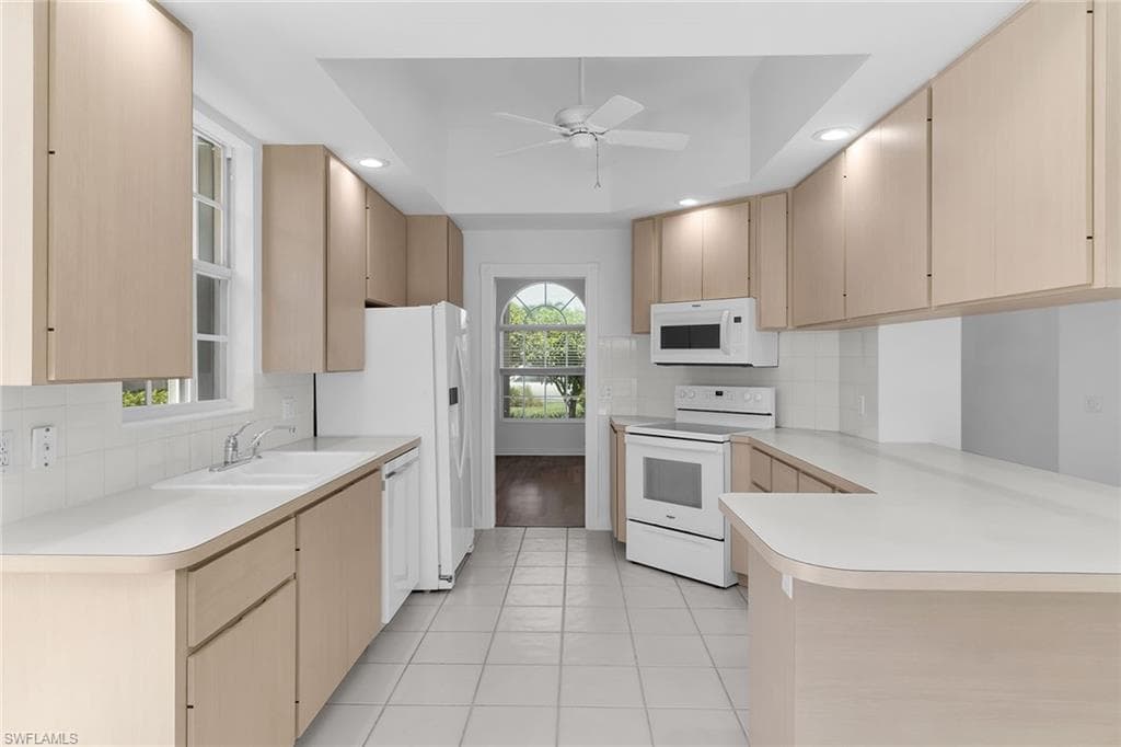 3850 Huelva Ct, Naples, FL 34109-8