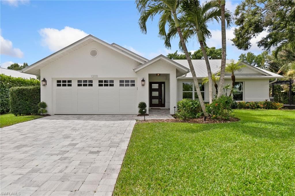 1200 Cypress Woods Dr, Naples, FL 34103-33