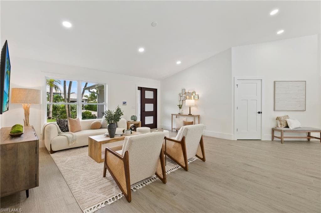 1200 Cypress Woods Dr, Naples, FL 34103-3