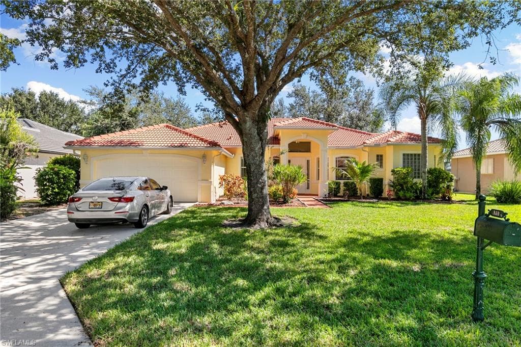 860 Grand Rapids Blvd, Naples, FL 34120-38