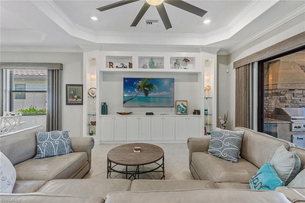 2846 Aviamar Cir, Naples, FL 34114-9