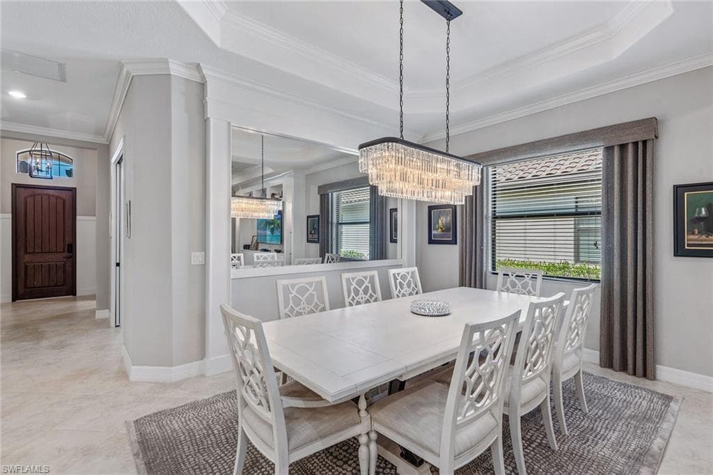 2846 Aviamar Cir, Naples, FL 34114-11