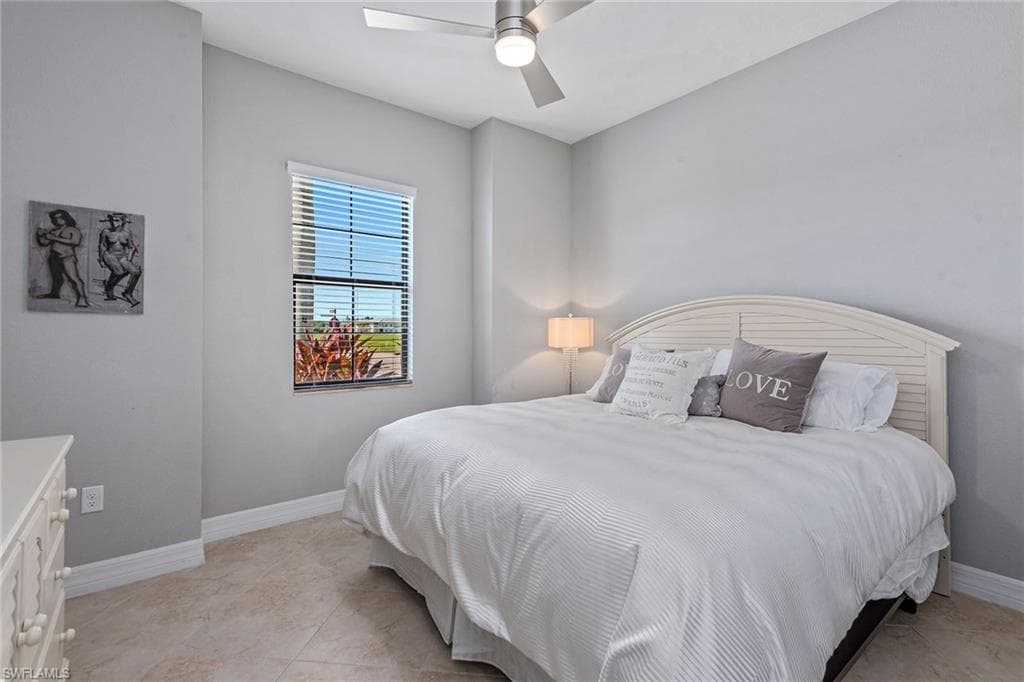 2846 Aviamar Cir, Naples, FL 34114-16