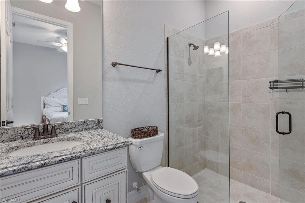 2846 Aviamar Cir, Naples, FL 34114-20