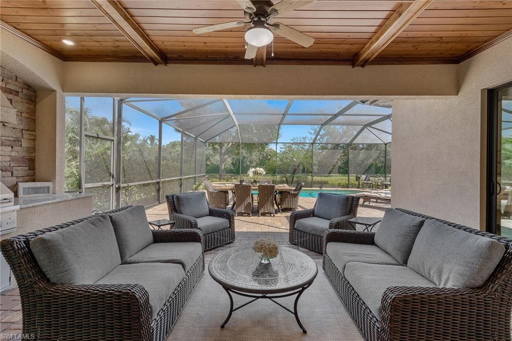 2846 Aviamar Cir, Naples, FL 34114-24