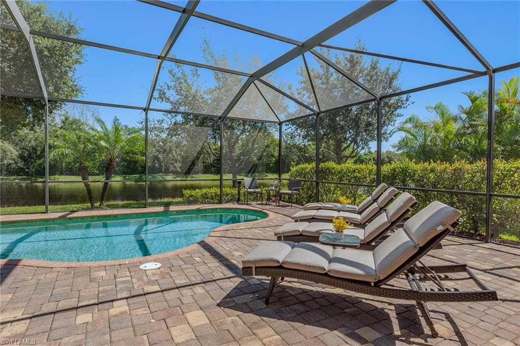 2846 Aviamar Cir, Naples, FL 34114-28