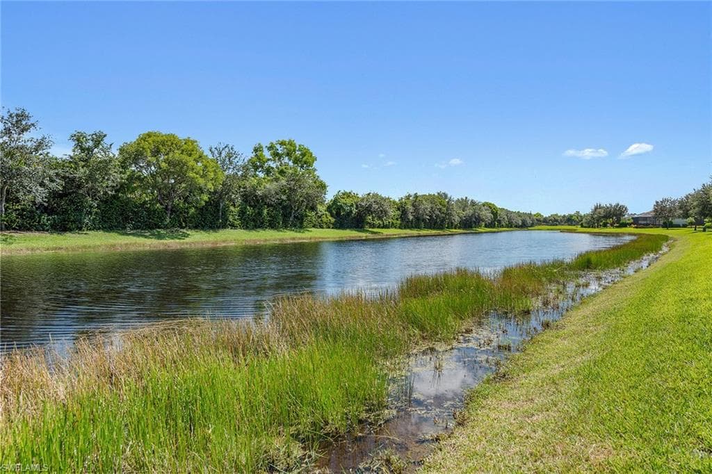 2846 Aviamar Cir, Naples, FL 34114-31