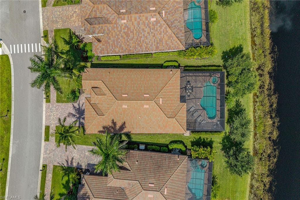 2846 Aviamar Cir, Naples, FL 34114-32