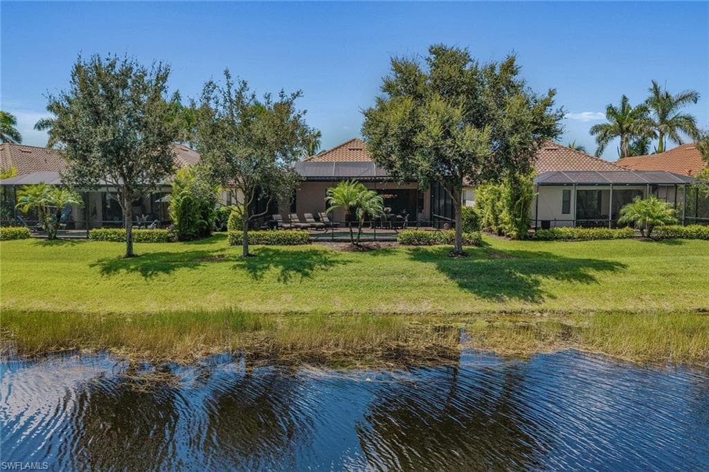 2846 Aviamar Cir, Naples, FL 34114-35