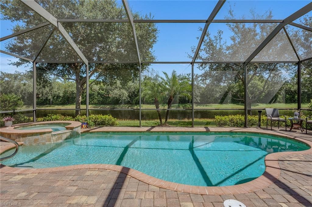 2846 Aviamar Cir, Naples, FL 34114-3