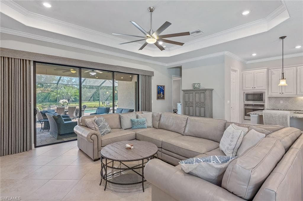 2846 Aviamar Cir, Naples, FL 34114-6